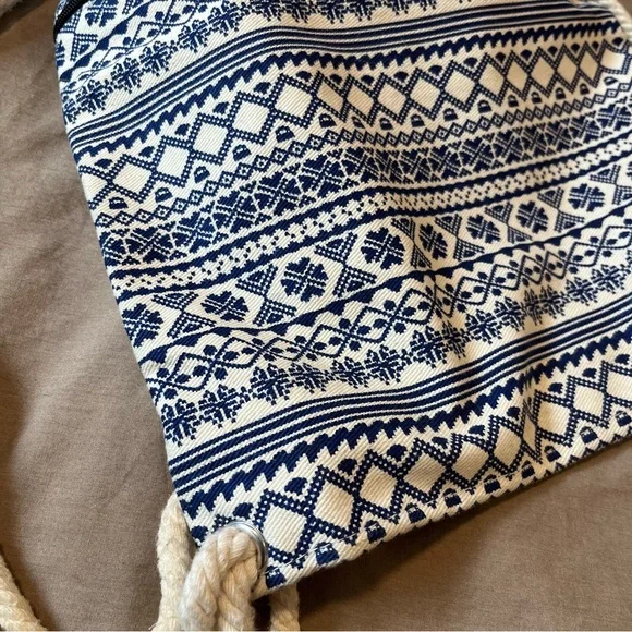 Patterned Canvas Backpack - Picture 6 of 9